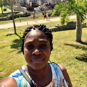 Meet your Posher, Monica